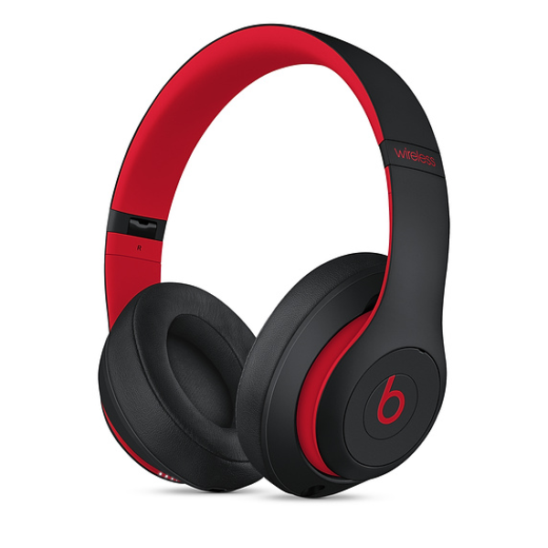 Beats Studio3 Wireless Over-Ear Headphone Defiant Black-Red
